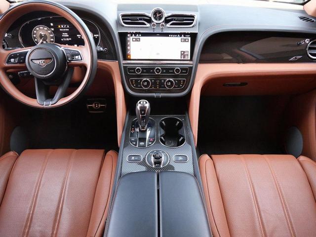 Photo of 2022 Extreme Silver Bentley Bentayga