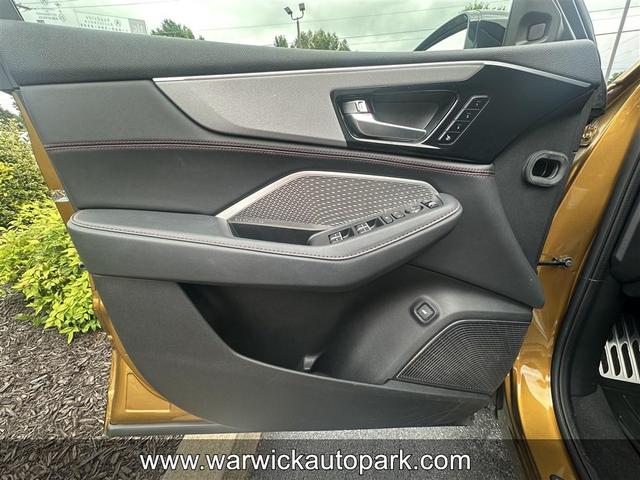 Photo of 2022 Tiger Eye Pearl Acura MDX