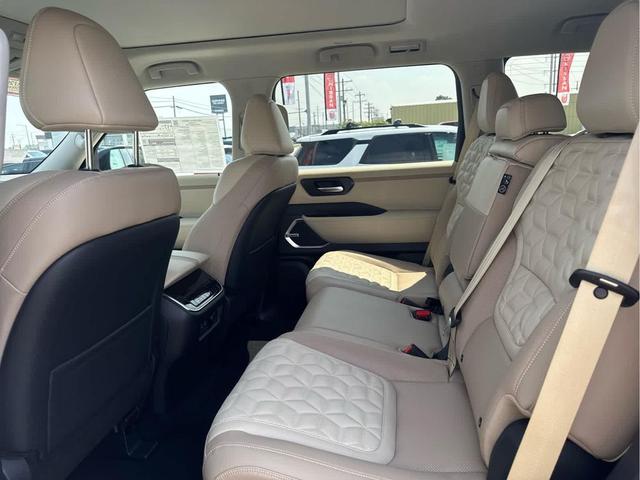 Photo of 2025 Super Black Nissan Armada