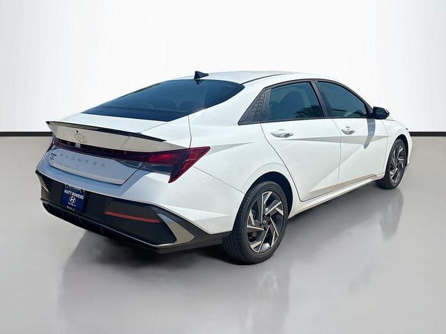 Photo of 2025 Serenity White Hyundai ELANTRA