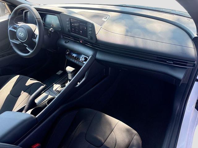 Photo of 2025 Serenity White Hyundai ELANTRA