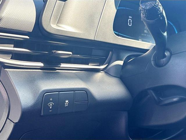 Photo of 2025 Serenity White Hyundai ELANTRA