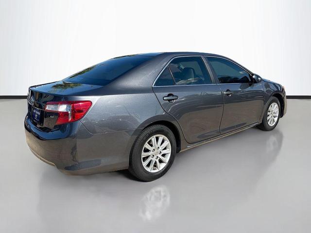 Photo of 2012 Gray Toyota Camry