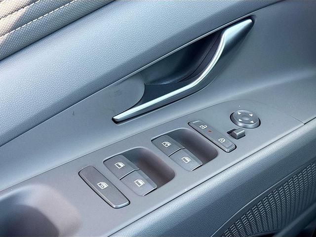 Photo of 2025 Serenity White Hyundai ELANTRA