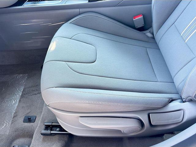 Photo of 2025 Serenity White Hyundai ELANTRA