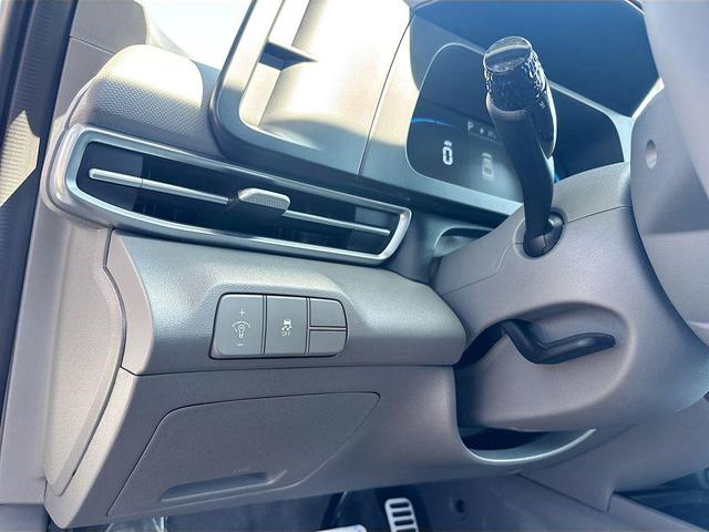 Photo of 2025 Serenity White Hyundai ELANTRA