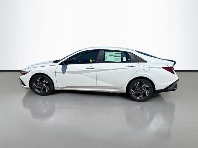 Photo of 2025 Serenity White Hyundai ELANTRA
