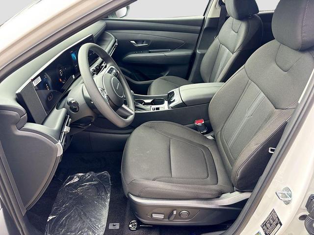 Photo of 2025 Serenity White Pearl Hyundai TUCSON