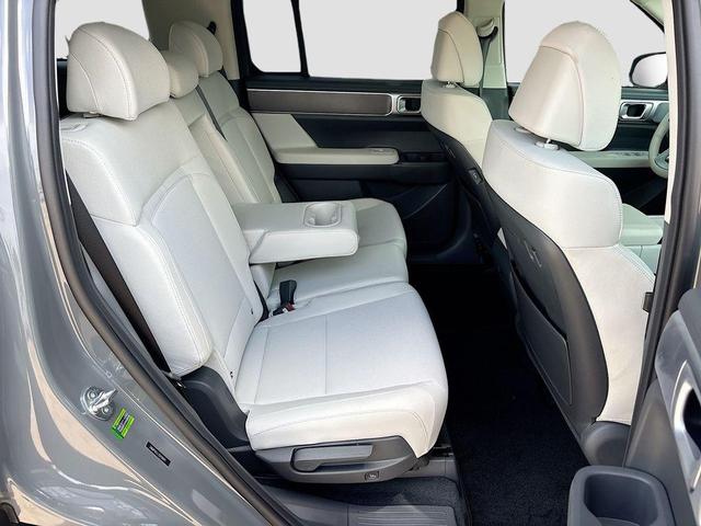 Photo of 2025 Hampton Gray Hyundai SANTA FE