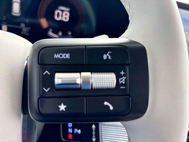 Photo of 2025 Hampton Gray Hyundai SANTA FE