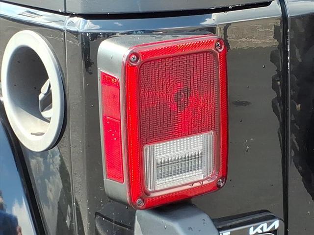 Photo of 2015 Black Clearcoat Jeep Wrangler