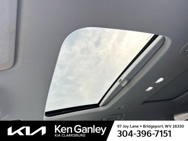 Photo of 2019 Iridescent Pearl Tricoat Chevrolet Traverse