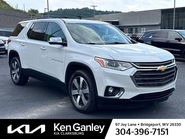 Photo of 2019 Iridescent Pearl Tricoat Chevrolet Traverse