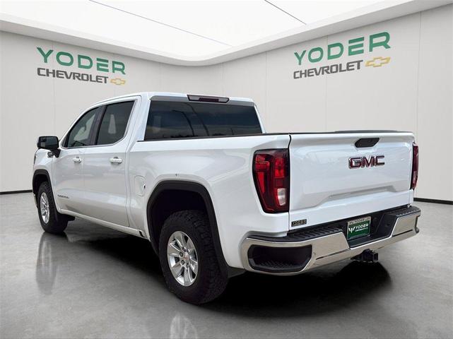 Photo of 2021 White GMC Sierra 1500