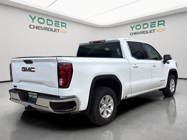 Photo of 2021 White GMC Sierra 1500