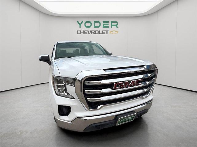 Photo of 2021 White GMC Sierra 1500