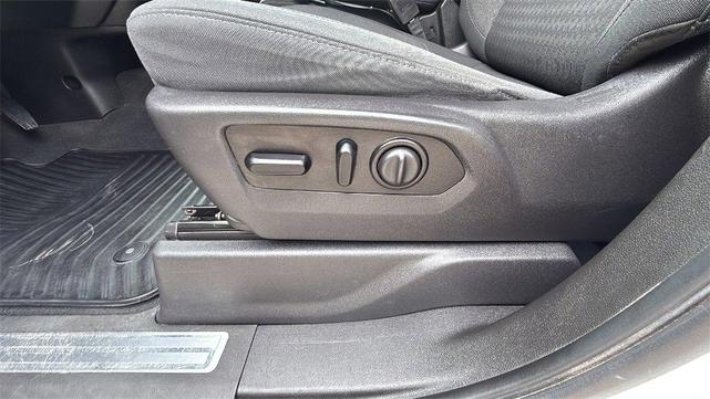 Photo of 2021 White GMC Sierra 1500