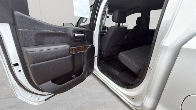 Photo of 2021 White GMC Sierra 1500