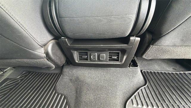 Photo of 2021 White GMC Sierra 1500