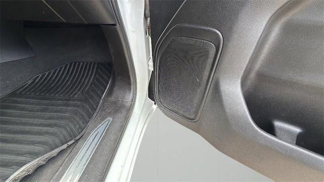 Photo of 2021 White GMC Sierra 1500