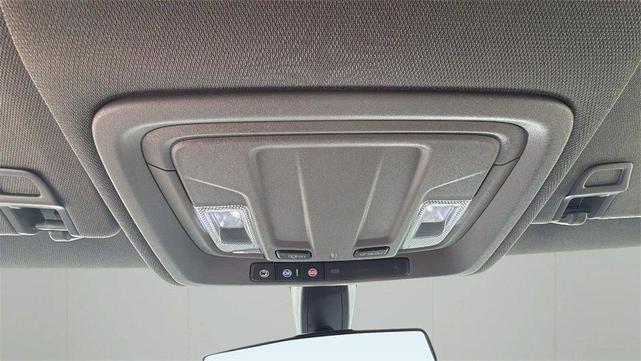 Photo of 2021 White GMC Sierra 1500