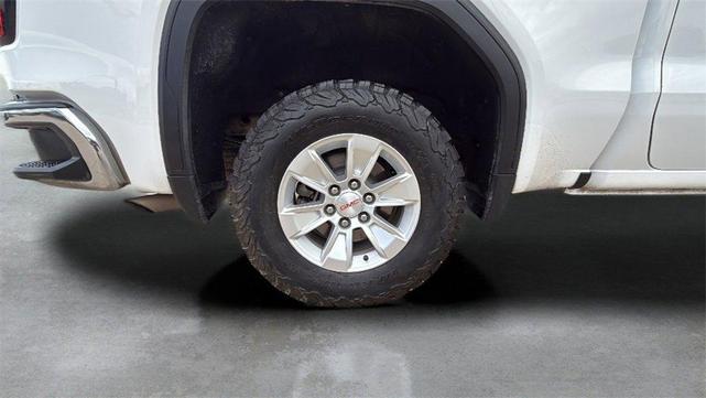 Photo of 2021 White GMC Sierra 1500