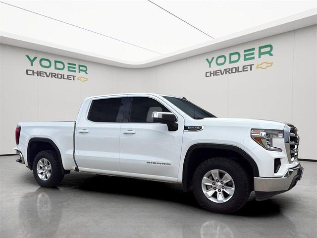 Photo of 2021 White GMC Sierra 1500