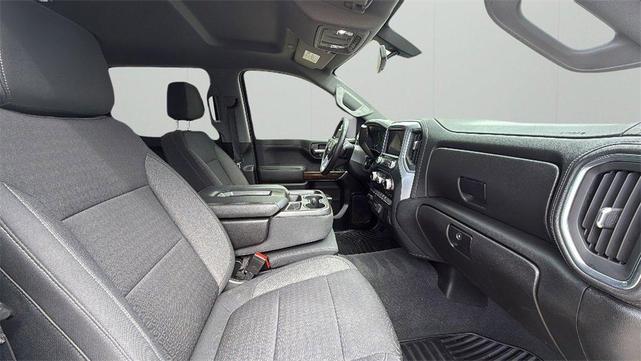 Photo of 2021 White GMC Sierra 1500