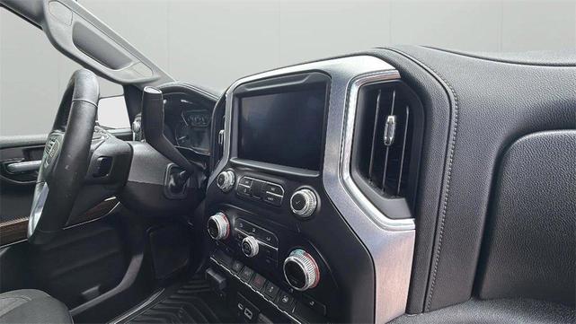 Photo of 2021 White GMC Sierra 1500