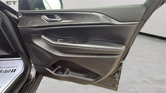 Photo of 2023 Black Jeep Grand Cherokee