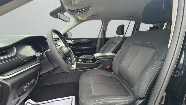 Photo of 2023 Black Jeep Grand Cherokee