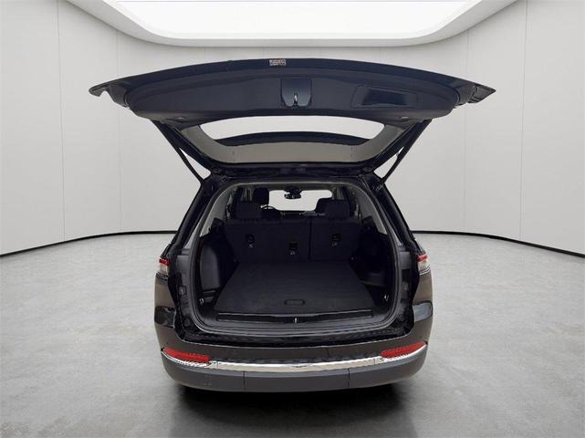 Photo of 2023 Black Jeep Grand Cherokee