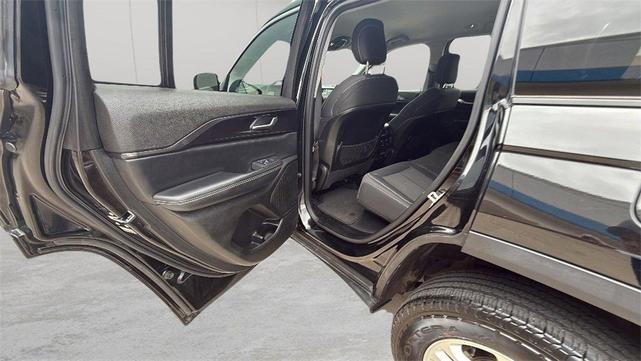 Photo of 2023 Black Jeep Grand Cherokee