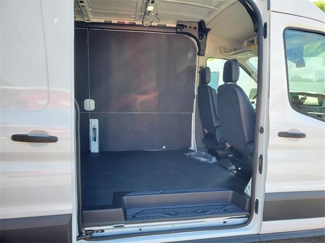 Photo of 2025 Oxford White Ford Transit-250