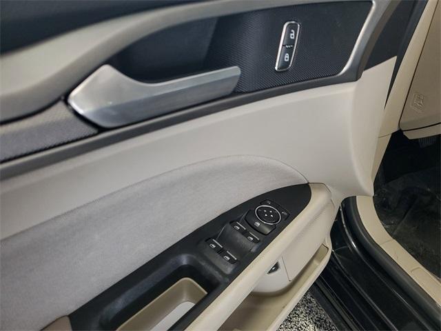 Photo of 2019 Agate Black Ford Fusion Hybrid