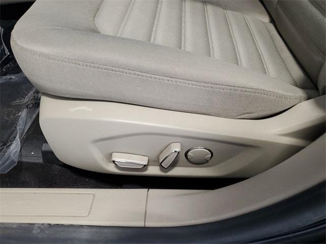 Photo of 2019 Agate Black Ford Fusion Hybrid