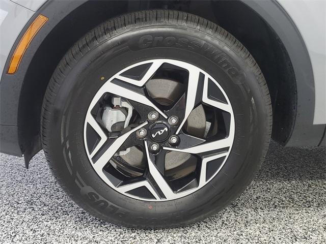 Photo of 2024 Steel Gray Kia Sportage