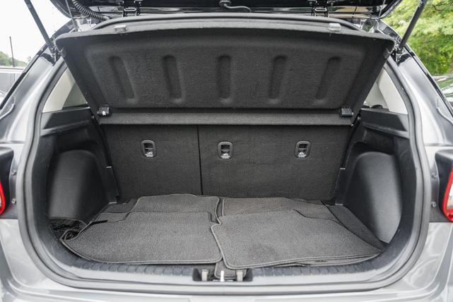Photo of 2022 Galactic Gray Hyundai VENUE