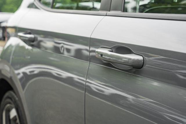 Photo of 2022 Galactic Gray Hyundai VENUE