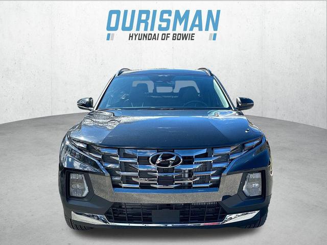 Photo of 2024 Phantom Black Hyundai SANTA CRUZ