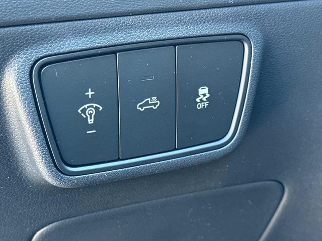 Photo of 2024 Phantom Black Hyundai SANTA CRUZ
