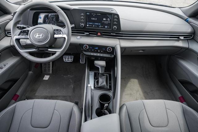 Photo of 2025 Fluid Metal Hyundai ELANTRA