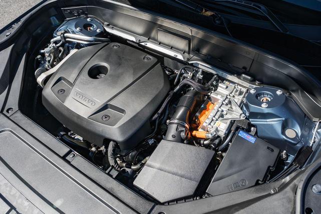 Photo of 2023 Denim Blue Metallic Volvo XC90 Recharge Plug-In Hybrid