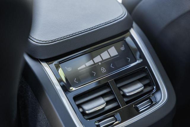 Photo of 2023 Denim Blue Metallic Volvo XC90 Recharge Plug-In Hybrid