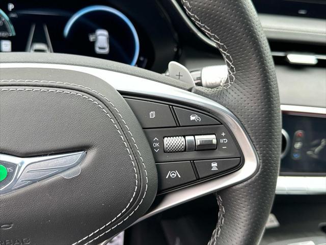 Photo of 2025 Vik Black Genesis GV70
