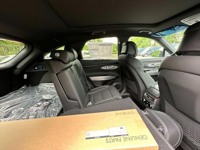 Photo of 2025 Vik Black Genesis GV70