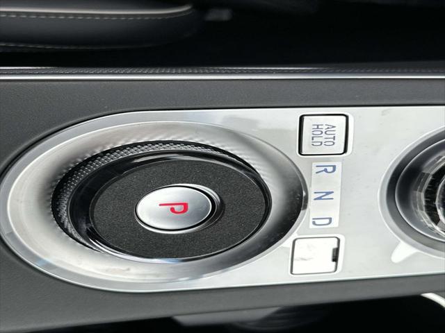 Photo of 2025 Vik Black Genesis GV70