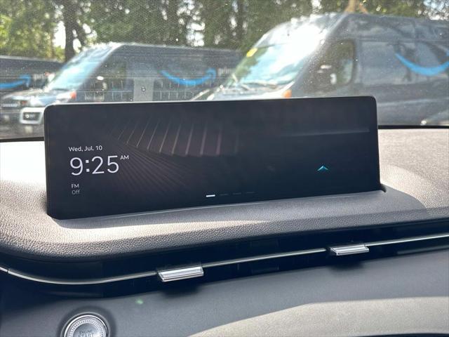 Photo of 2025 Alta White Genesis GV70