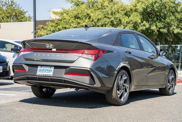 Photo of 2025 Amazon Gray Hyundai ELANTRA
