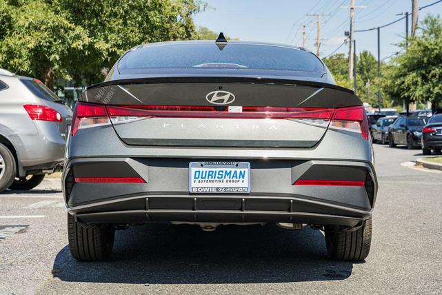 Photo of 2025 Amazon Gray Hyundai ELANTRA